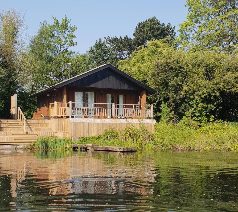 Holly Lodge 12 Hot Tub York Exteriör bild